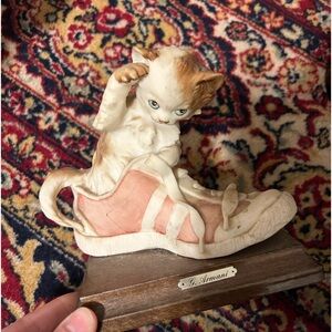 G. ARMANI #5668 KITTEN IN SHOE VINTAGE